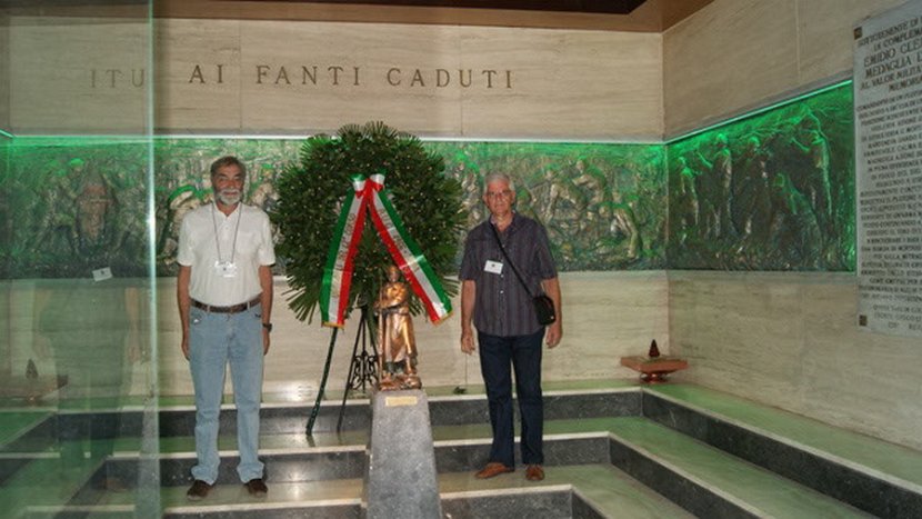 1° raduno Ascoli Piceno dal 9 al 10 settembre 2011 -  foto...174 - onore ai Fanti Caduti